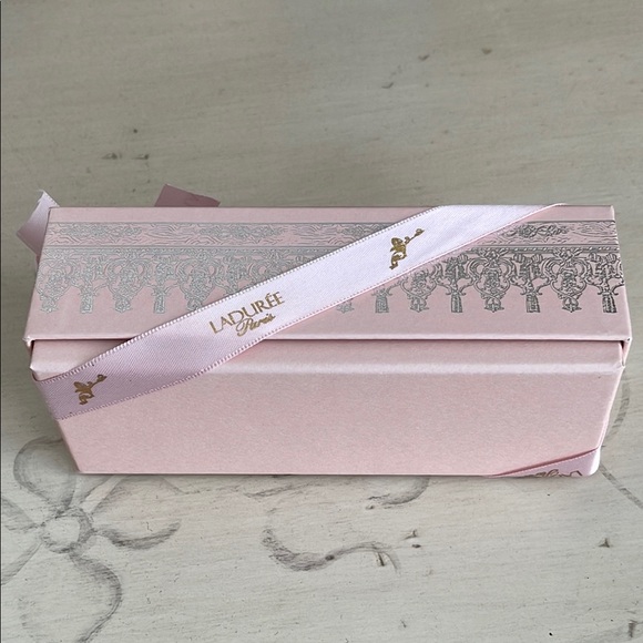 LADURÉE Elegant Pink and Silver Box with Ribbon - Picture 5 of 11